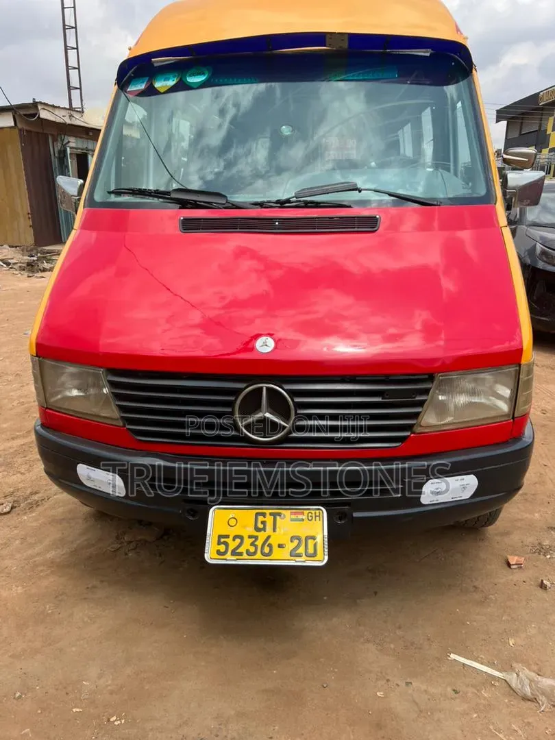 Mercedes-Benz Sprinter 1999 Yellow