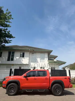 Nissan Frontier 2025 Orange