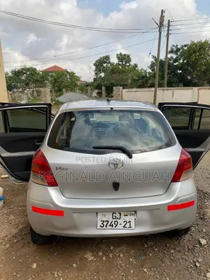 Toyota Vitz 1.3 AWD 5dr 2010 Silver