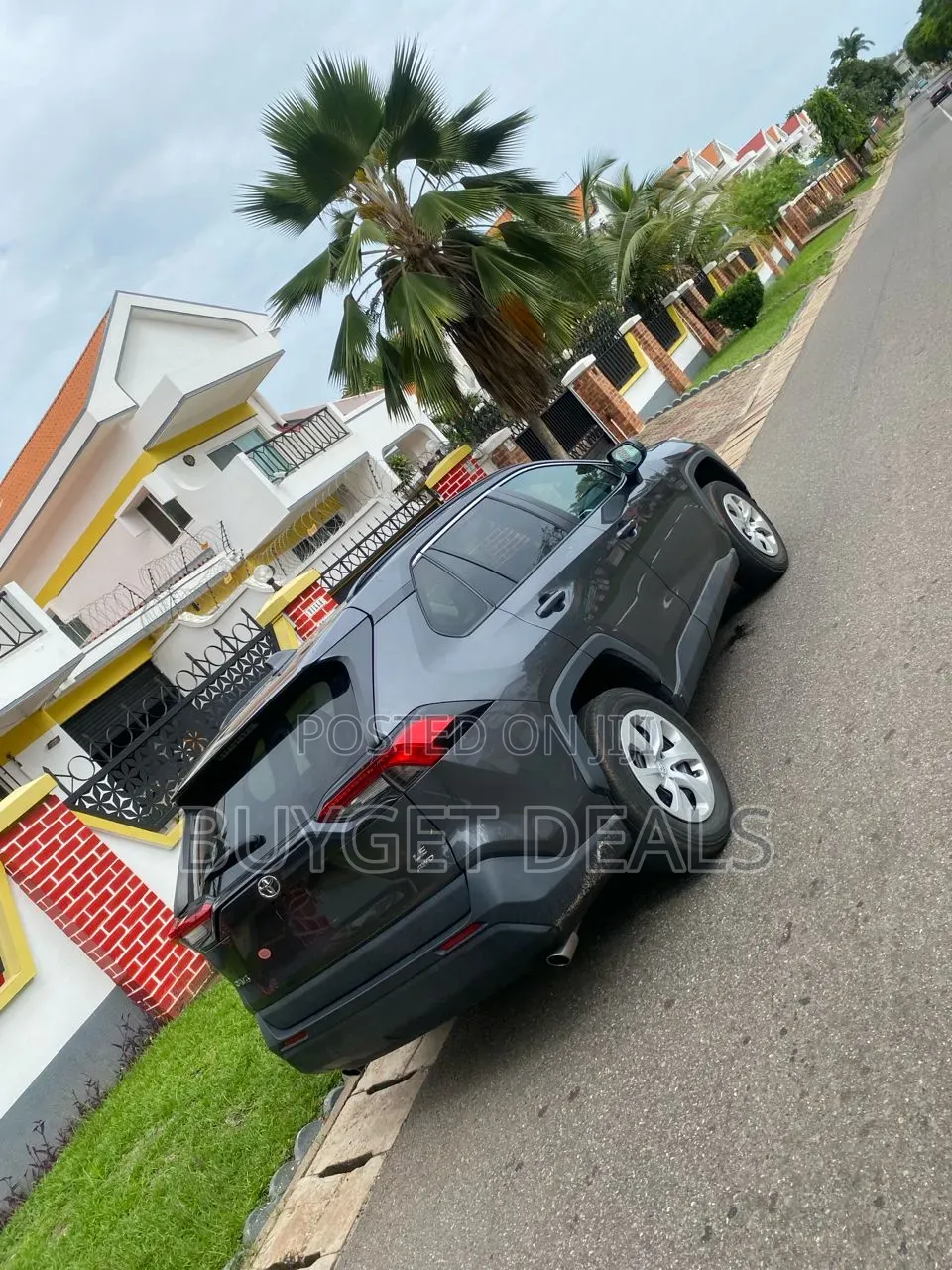 Toyota RAV4 LE 2021 Gray