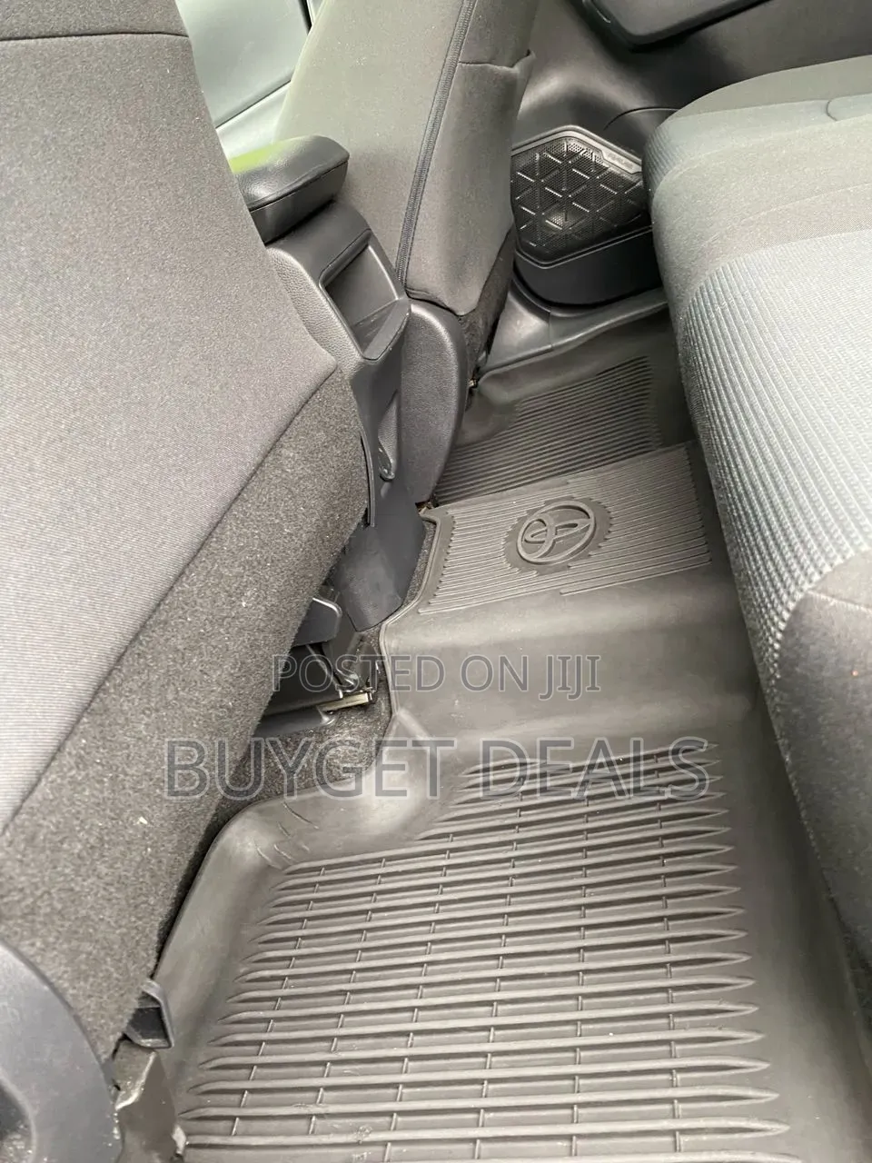 Toyota RAV4 LE 2021 Gray