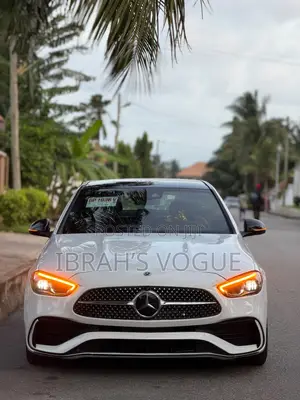 Mercedes-Benz C300 2023 White