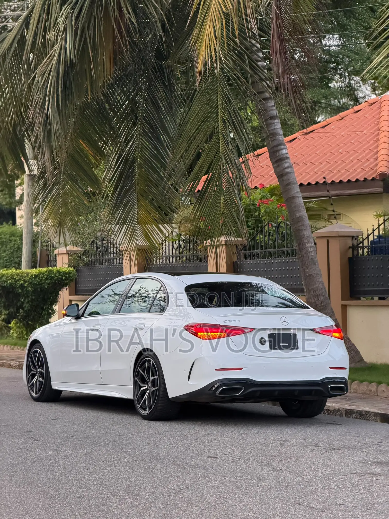 Mercedes-Benz C300 2023 White