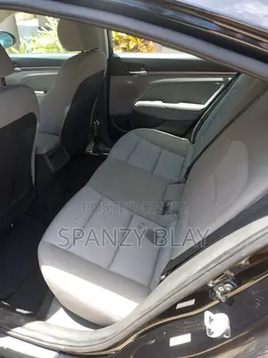 Hyundai Elantra Limited Sedan FWD (2.0L 4cyl 6A) 2017 Black