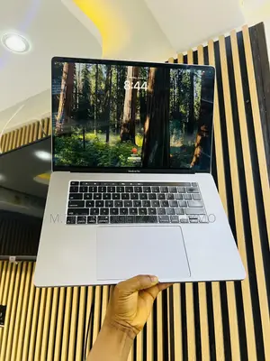 Laptop Apple MacBook Pro 2019 32GB Intel Core i9 SSD 512GB