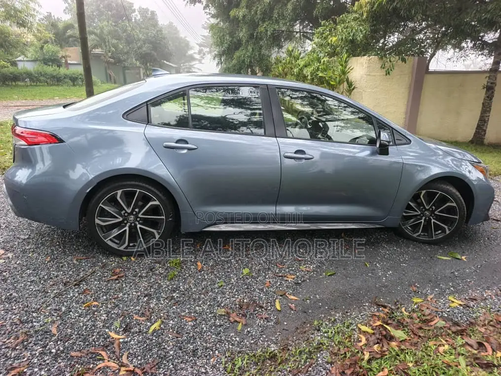 Toyota Corolla LE 2021 Blue