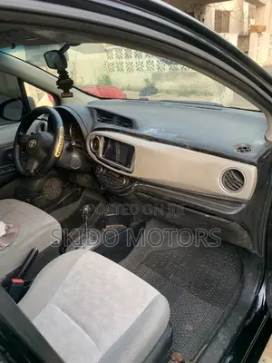 Toyota Vitz 2012 Black