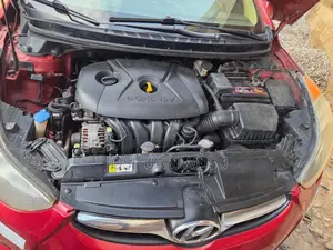 Hyundai Elantra GLS Sedan FWD (1.8L 4cyl 6A) 2013 Red
