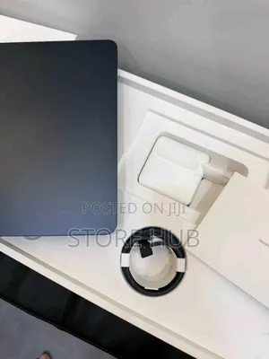 New Laptop Apple MacBook Air 16GB Apple M4 SSD 512GB