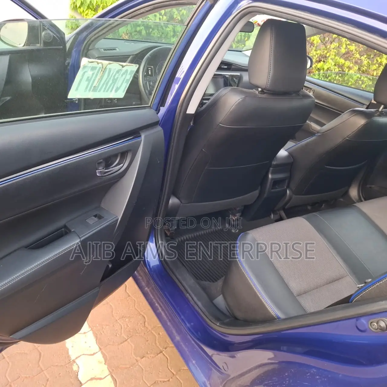 Toyota Corolla SE (1.8L 4cyl 6M) 2018 Blue
