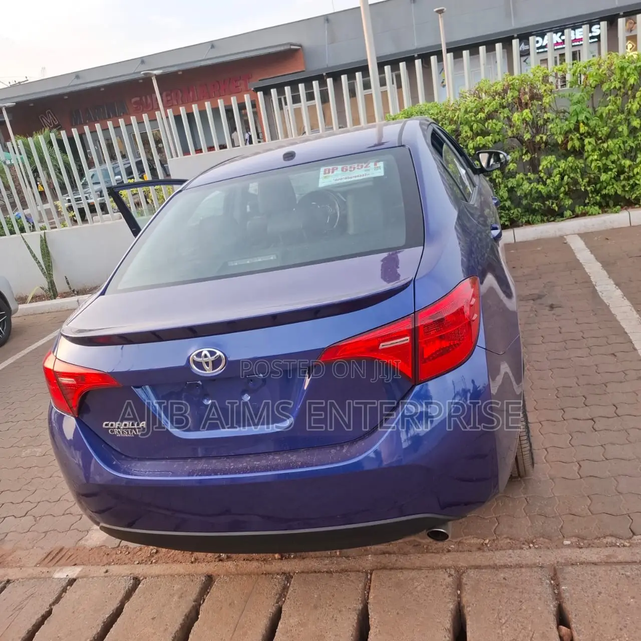 Toyota Corolla SE (1.8L 4cyl 6M) 2018 Blue