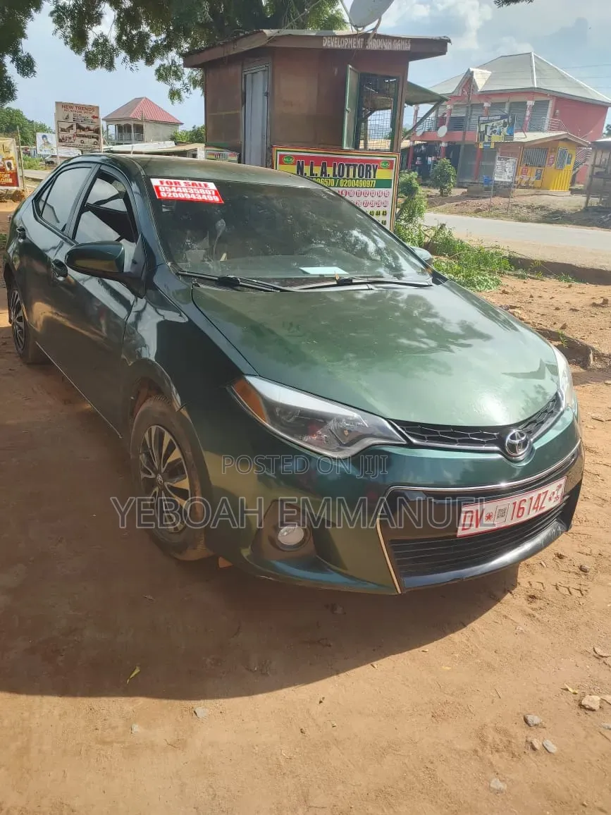 Toyota Corolla LE 4dr Sedan (1.8L 4cyl CVT) 2015 Green