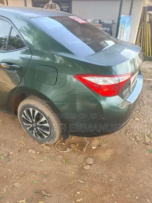 Toyota Corolla LE 4dr Sedan (1.8L 4cyl CVT) 2015 Green
