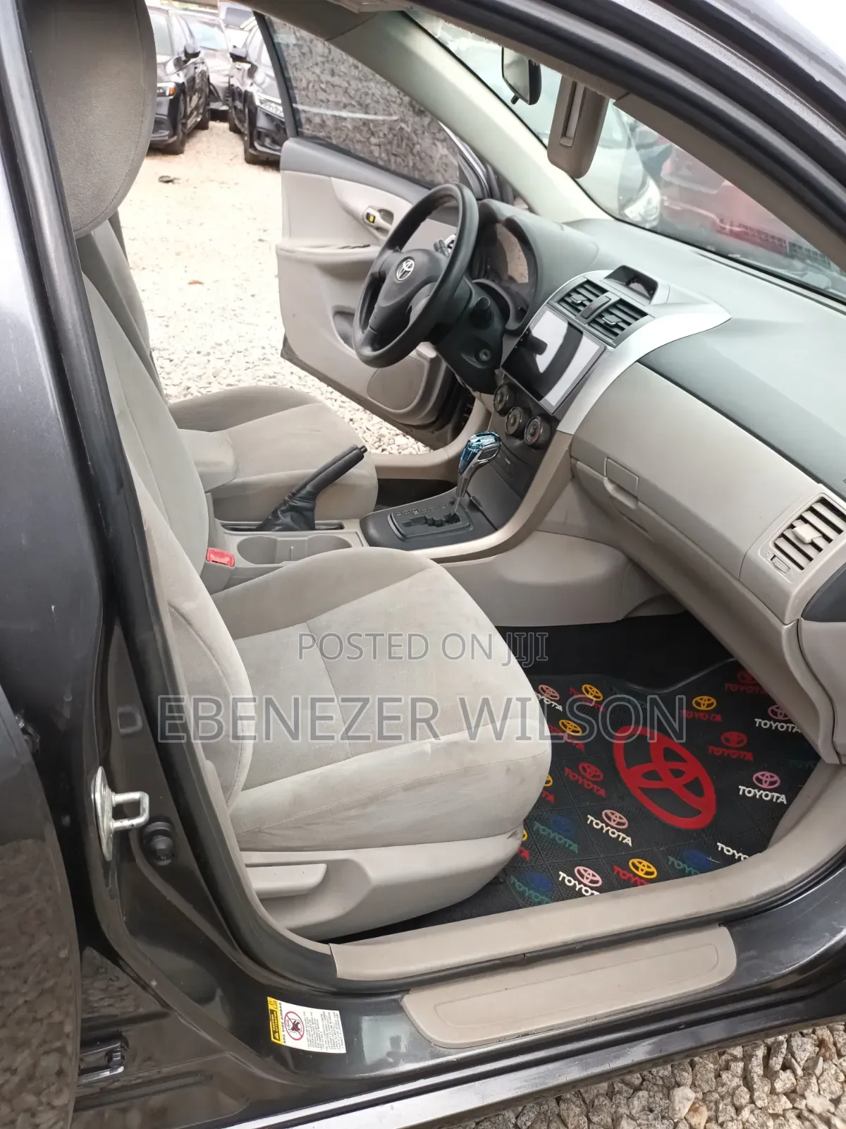 Toyota Corolla L 4dr Sedan (1.8L 4cyl 5M) 2013 Beige