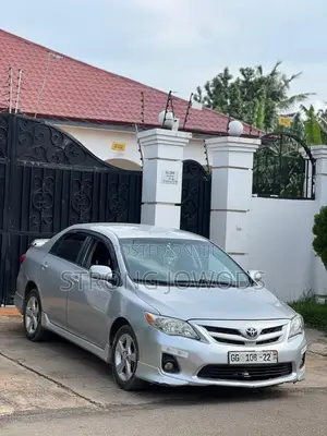 Toyota Corolla S 4dr Sedan (1.8L 4cyl 4A) 2013 Silver
