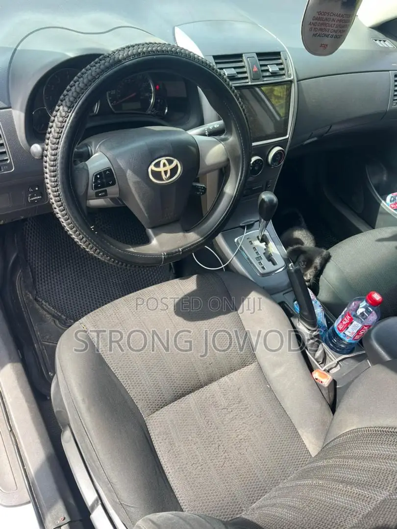 Toyota Corolla S 4dr Sedan (1.8L 4cyl 4A) 2013 Silver