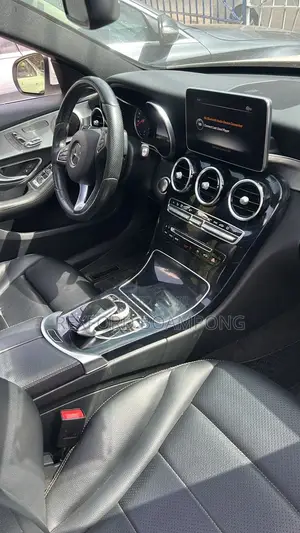 Mercedes-Benz C300 Sport 4Matic Sedan AWD (2.0L 4cyll 7A) 2016 White