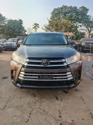 Toyota Highlander LE 4x2 V6 (3.5L 6cyl 8A) 2018 Gray