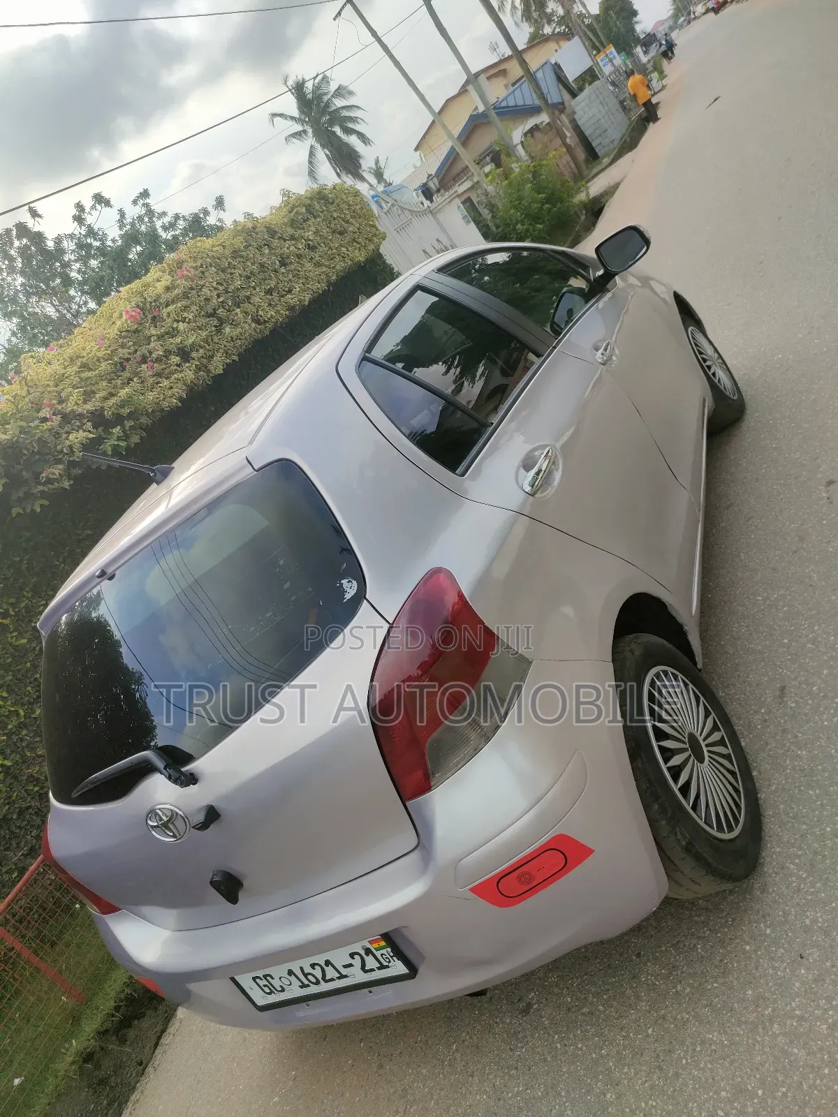 Toyota Vitz 1.3 FWD 5dr 2010 Silver