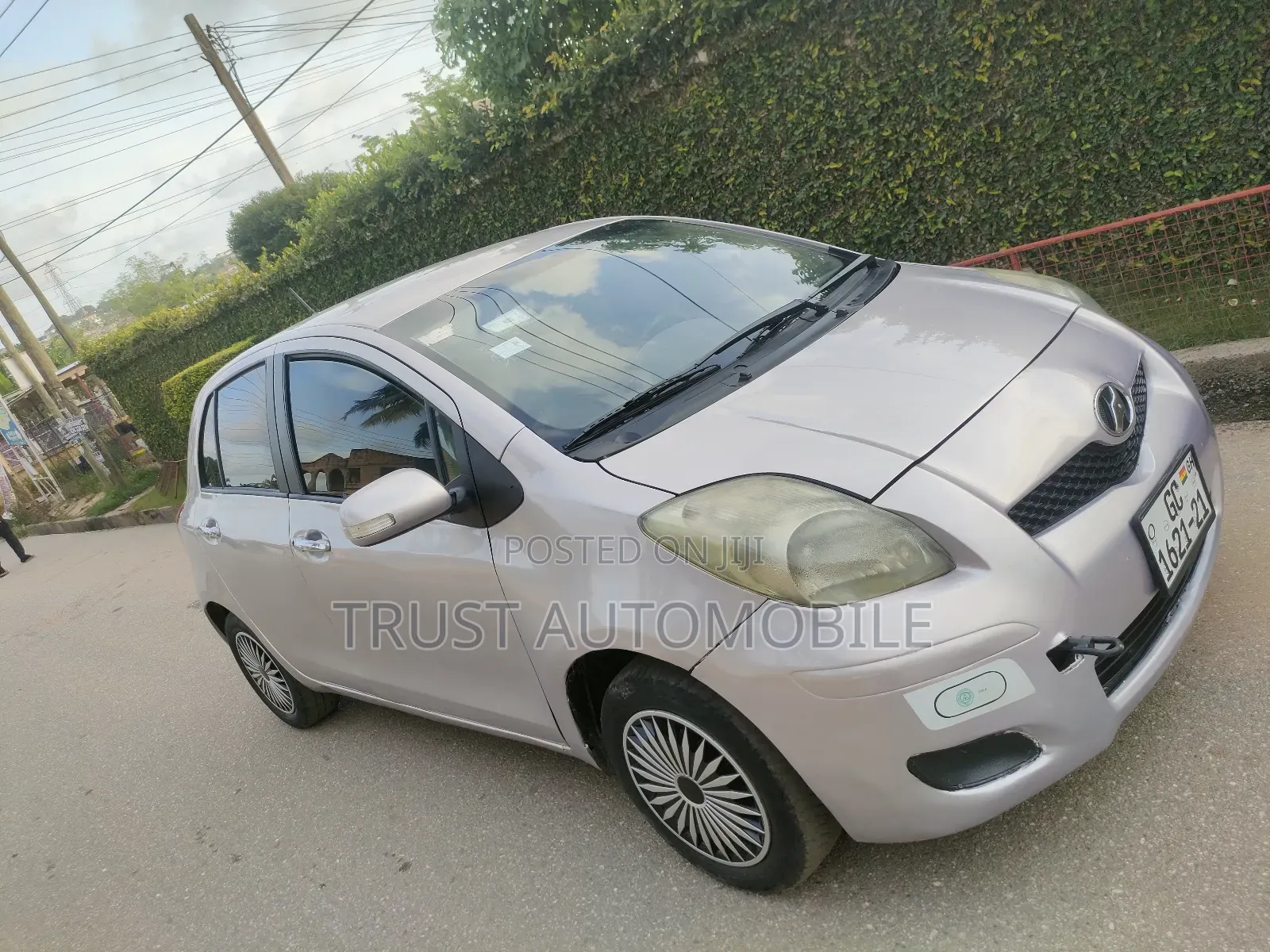 Toyota Vitz 1.3 FWD 5dr 2010 Silver