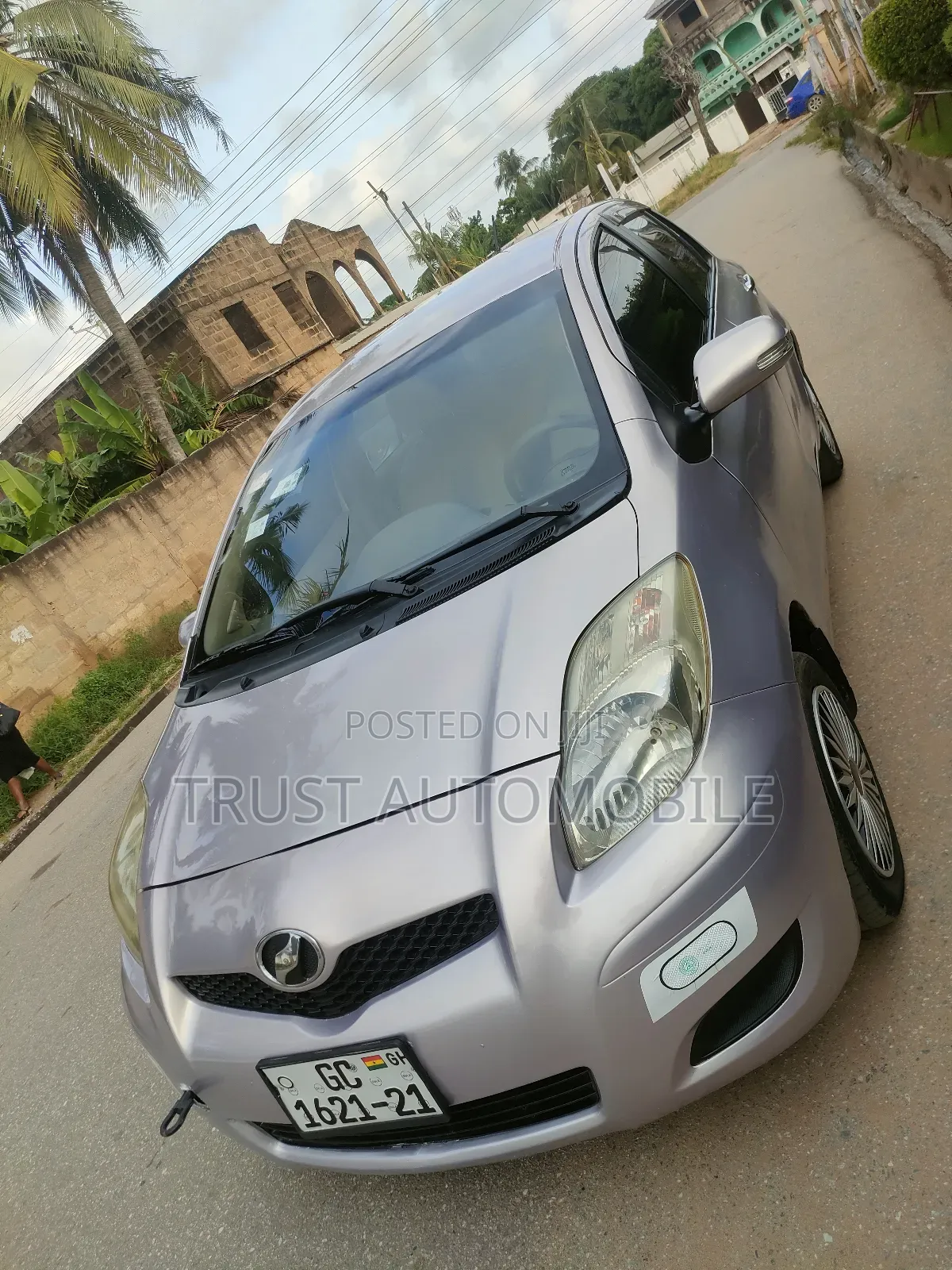Toyota Vitz 1.3 FWD 5dr 2010 Silver