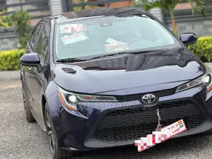 Toyota Corolla LE 2021 Blue
