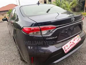 Toyota Corolla LE 2021 Blue