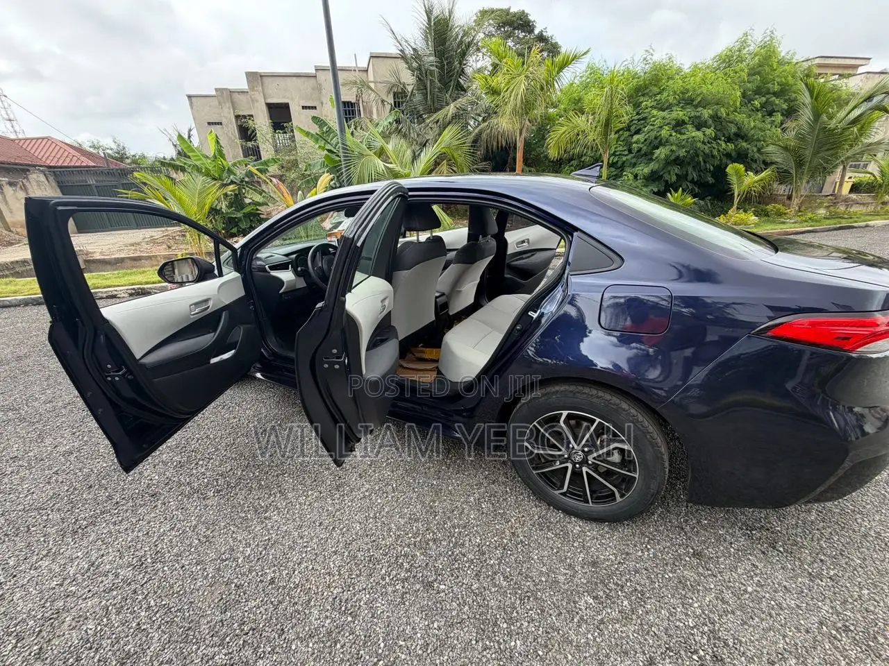 Toyota Corolla LE 2021 Blue