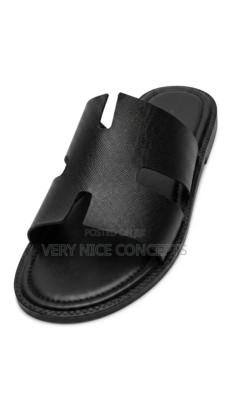 Men's Black Textured Leather Slides - Hermes Design