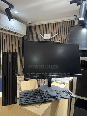 Desktop Computer Lenovo ThinkCentre M710 SFF 16GB Intel Core i5 HDD 1T