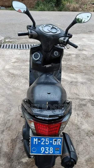 Yamaha 2012 Black