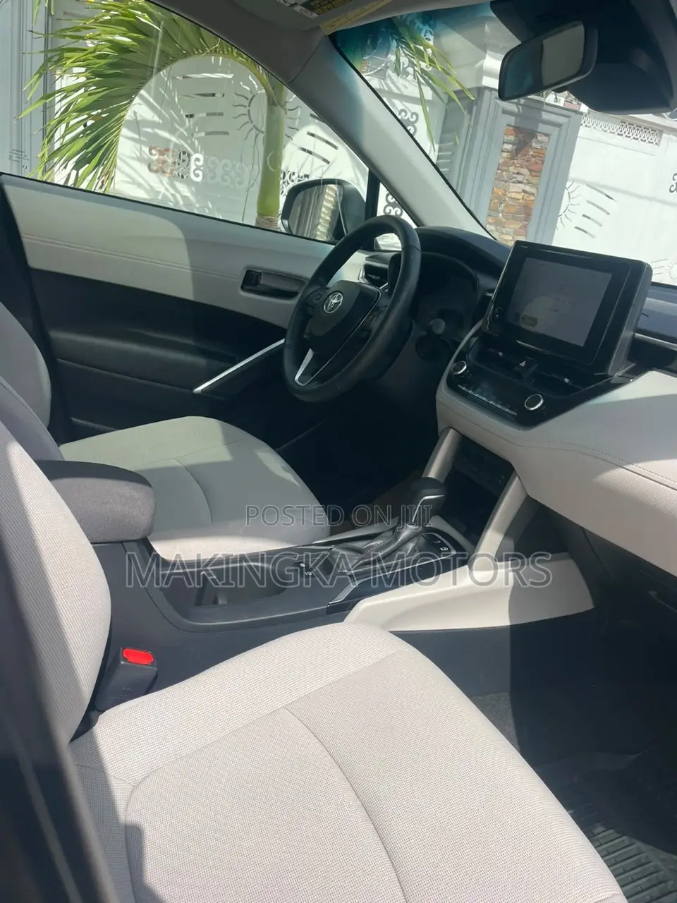 Toyota Corolla Cross LE 4WD 2024 White