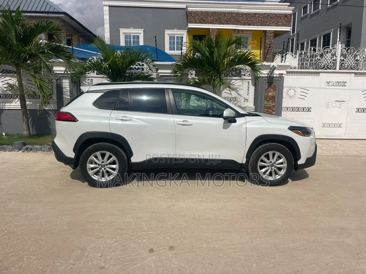 Toyota Corolla Cross LE 4WD 2024 White