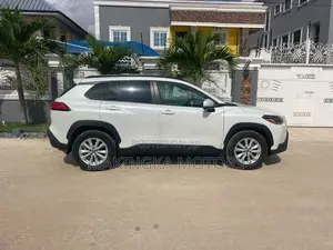 Toyota Corolla Cross LE AWD 2023 White
