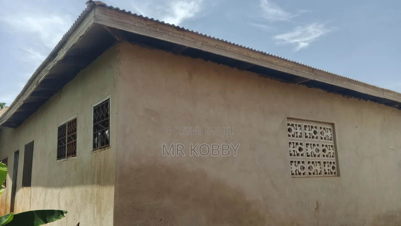 Uncompleted Three Bedroom Self-Contain for Sale in Sunyani Yahima