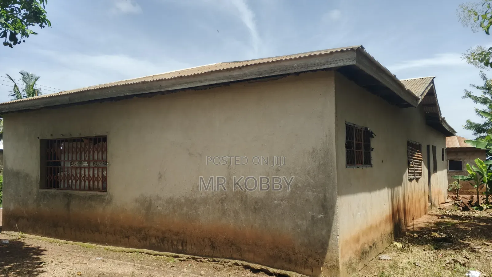 Uncompleted Three Bedroom Self-Contain for Sale in Sunyani Yahima