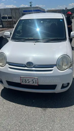 Toyota Sienta 1.5 FWD 2009 White