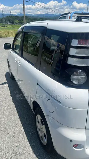 Toyota Sienta 1.5 FWD 2009 White