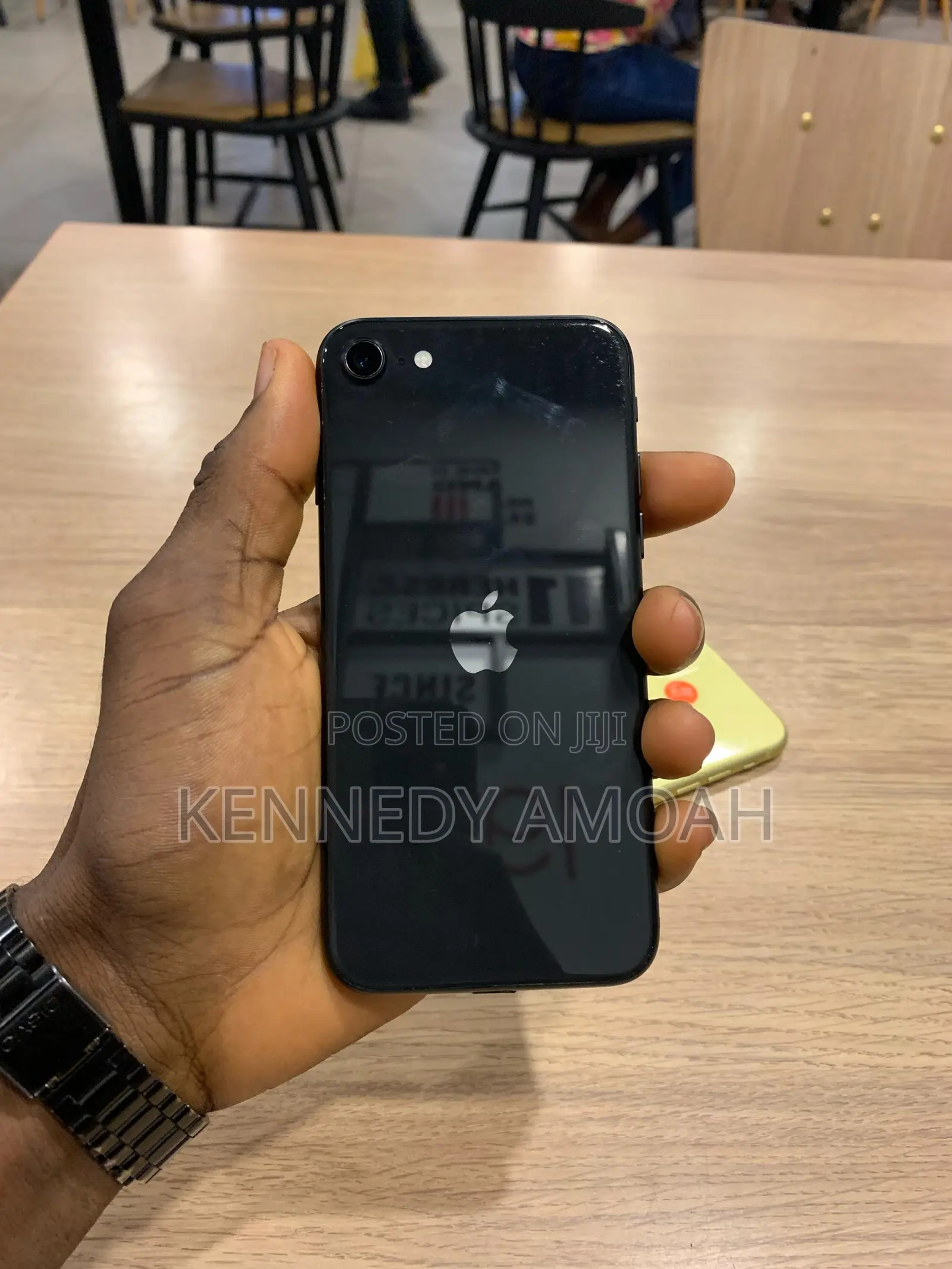 Apple iPhone SE (2020) 64 GB Black