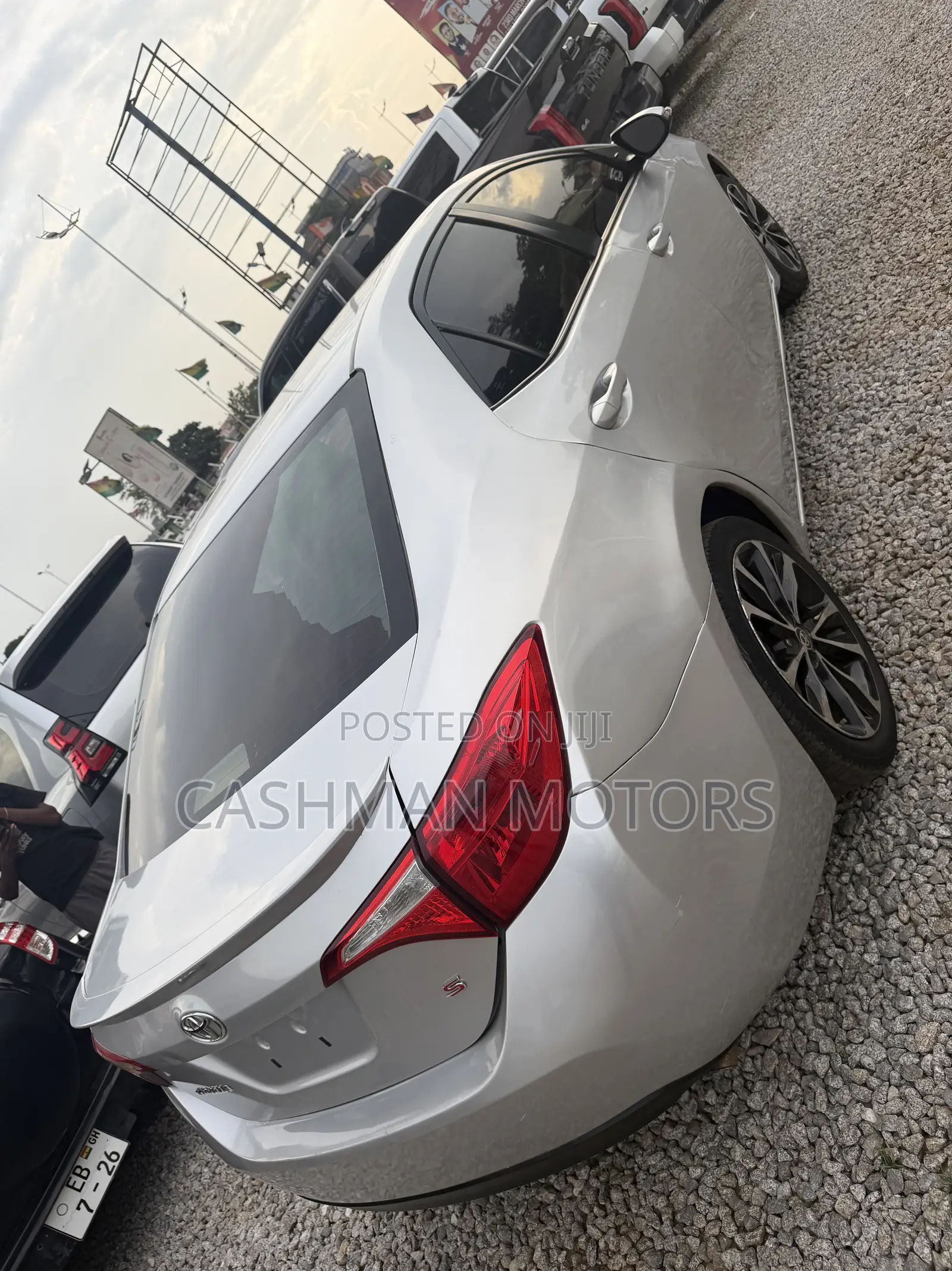 Toyota Corolla SE (1.8L 4cyl 2A) 2018 Silver