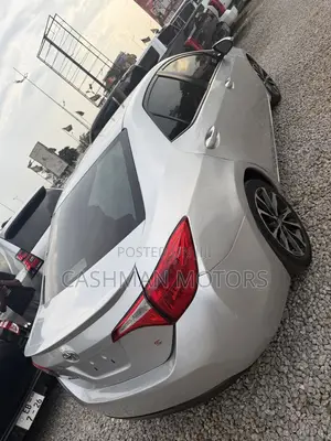 Toyota Corolla SE (1.8L 4cyl 2A) 2018 Silver