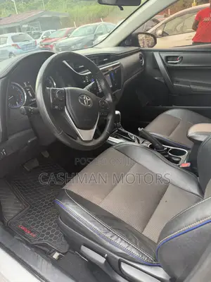 Toyota Corolla SE (1.8L 4cyl 2A) 2018 Silver