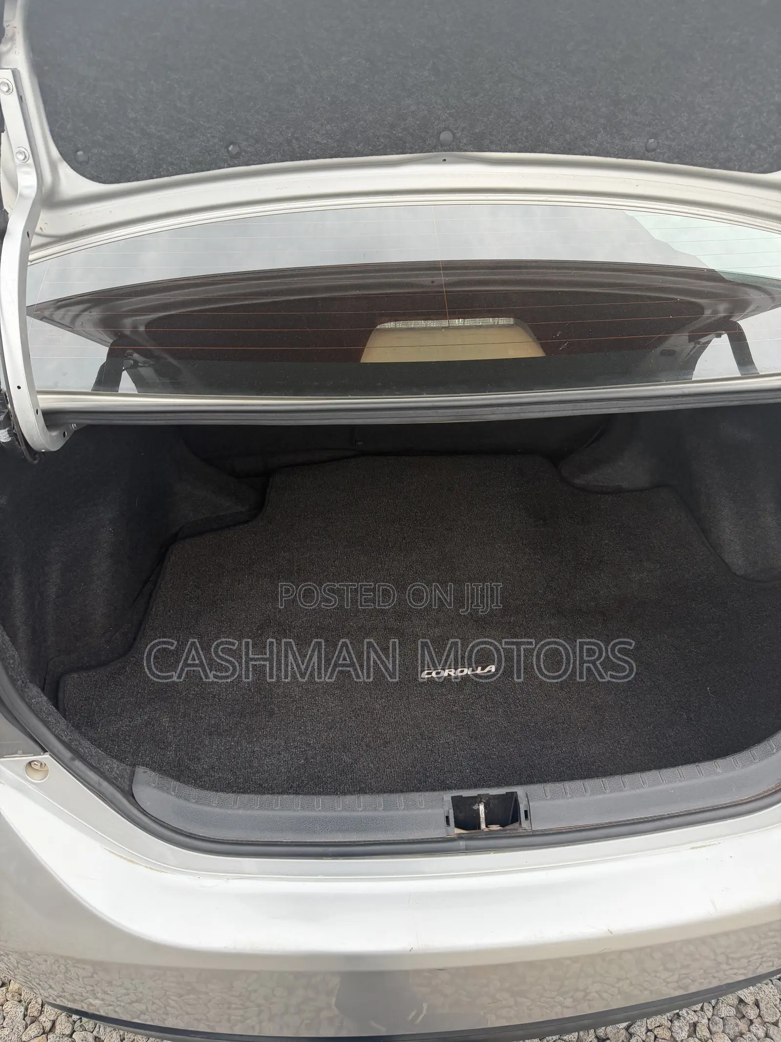 Toyota Corolla SE (1.8L 4cyl 2A) 2018 Silver