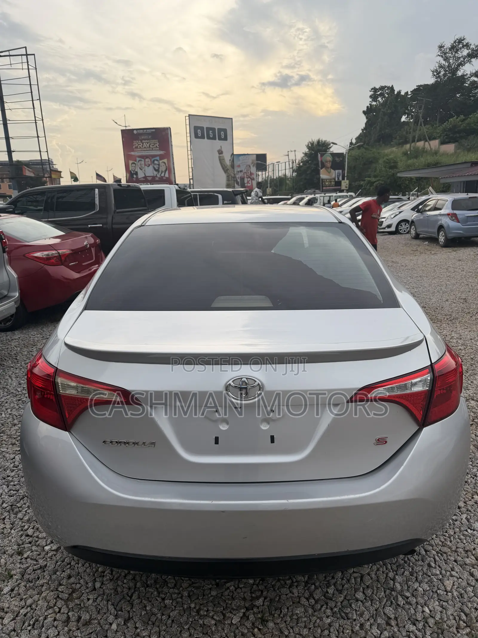 Toyota Corolla SE (1.8L 4cyl 2A) 2018 Silver