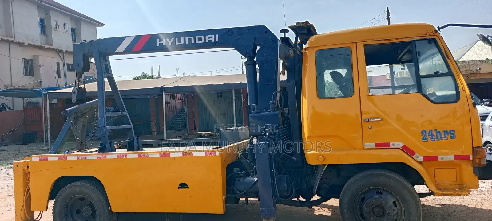 Hyundai Manlift Truck