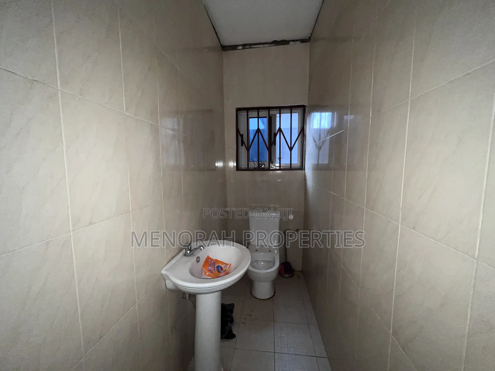 3bdrm House in Adenta Amrahia for sale
