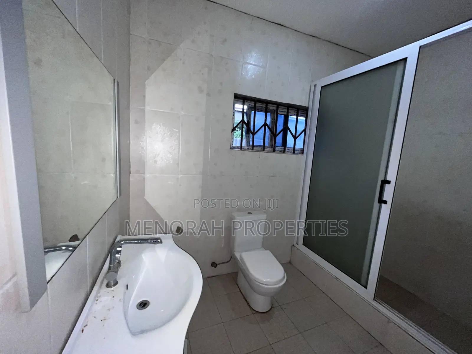 3bdrm House in Adenta Amrahia for sale