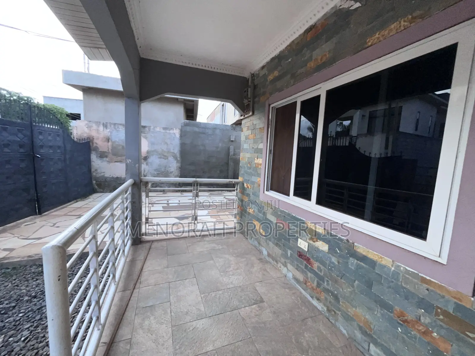 3bdrm House in Adenta Amrahia for sale
