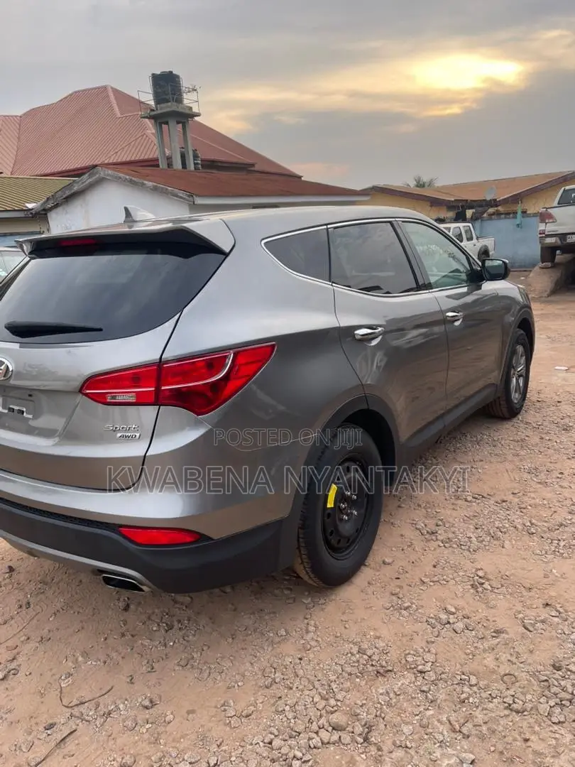Hyundai Santa Fe SE AWD 2016 Gray