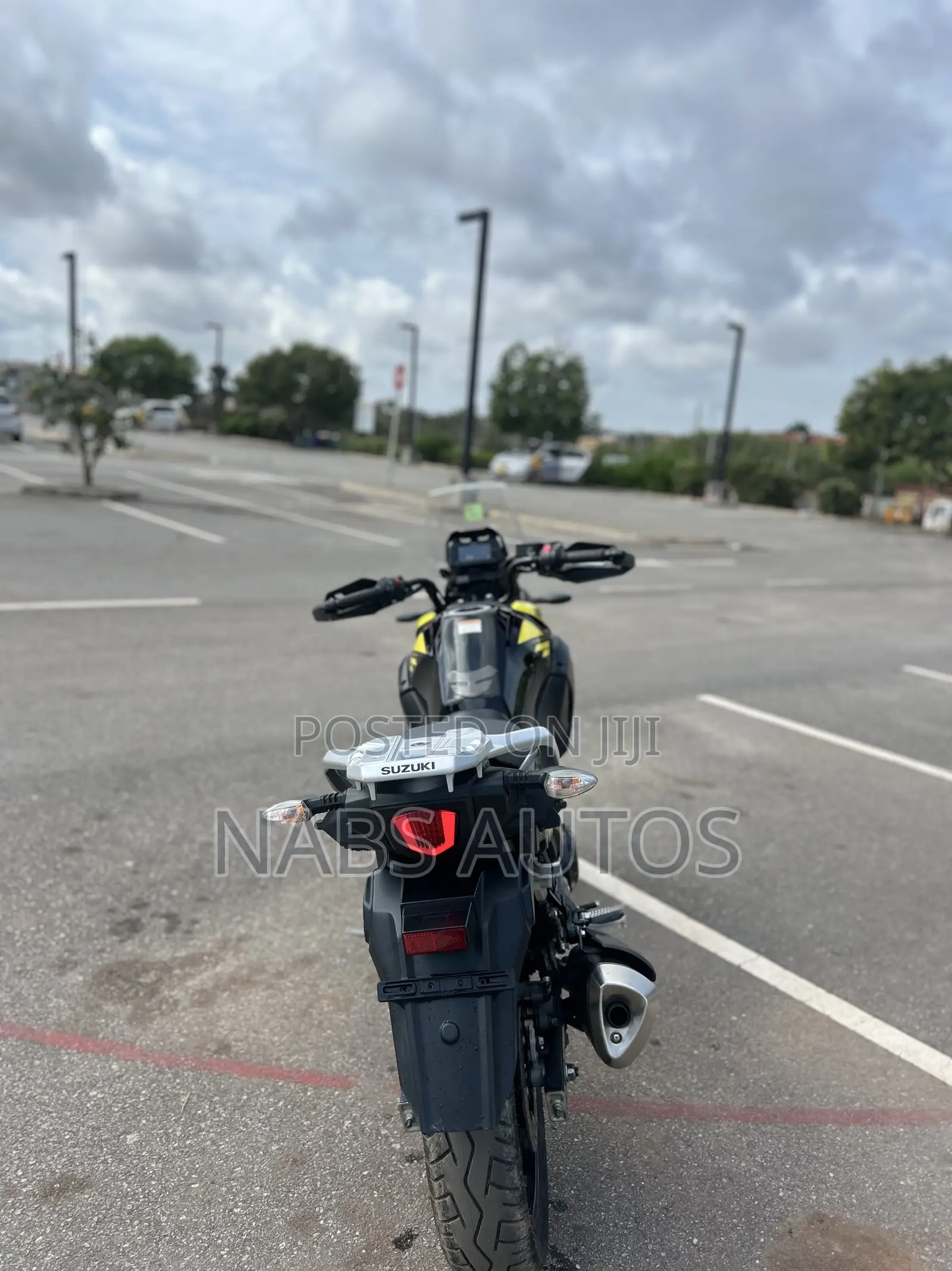 Suzuki V-Strom 2021 Yellow